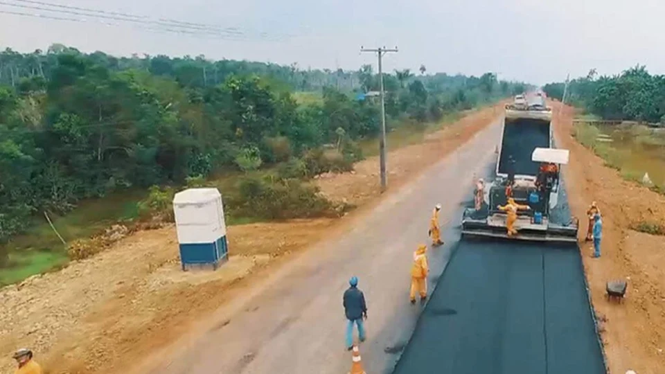 Pavimentação da rodovia BR-319 liga Manaus ao resto do Brasil
