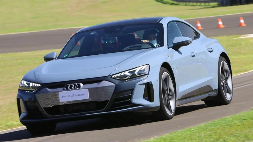 Audi RS e-tron GT esgota no Brasil em menos de 24hs