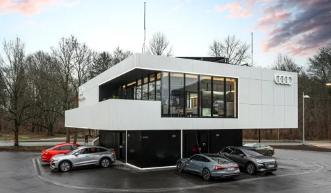 Audi inaugura conceito urbano de carregamento rápido