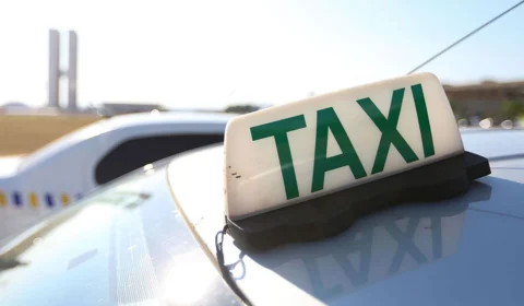 Auxílios Caminhoneiro e Taxista podem ser requeridos até 10 de outubro