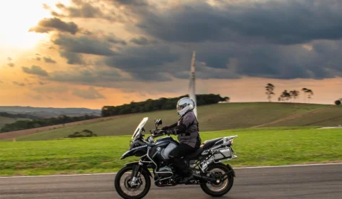 BMW Rider Experience vai do asfalto à água em outubro