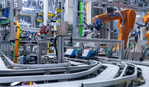 BMW abre nova linha de produção para módulos de bateria