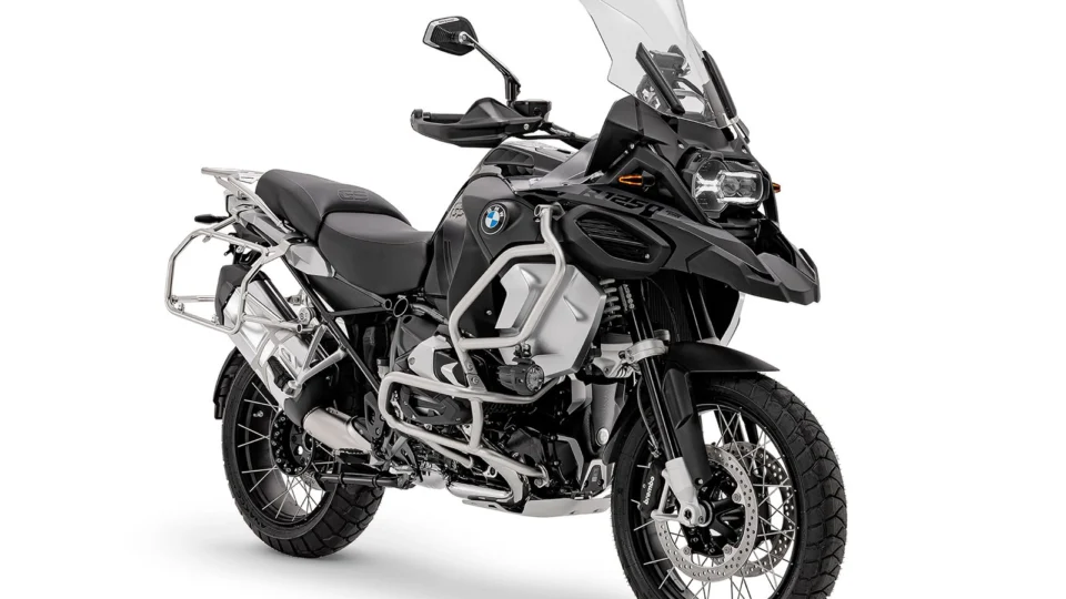 BMW apresenta R 1250 GS e R 1250 GS Adventure na versão Triple Black