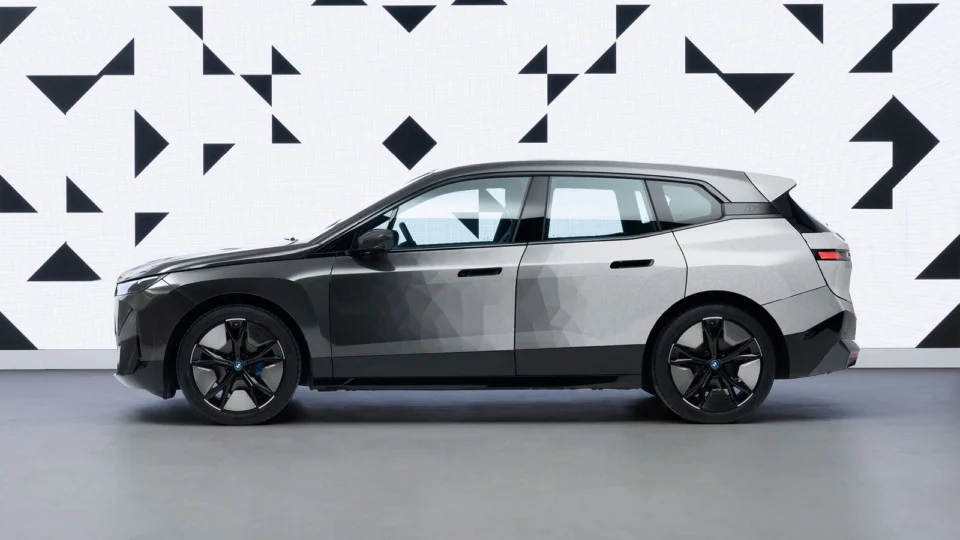 BMW iX Flow é uma das melhores inovações tecnológicas de 2022, segundo a Revista TIME’s