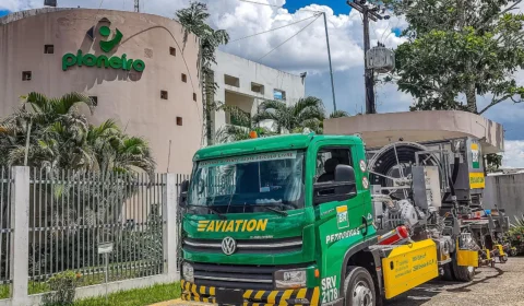 BR Aviation e Pioneiro Combustíveis começam a abastecer aeronaves no Aeroporto de Manaus com caminhão VW 100% elétrico