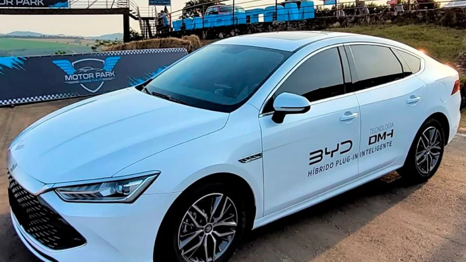 BYD oferece nova tecnologia híbrida DM-i para avaliação