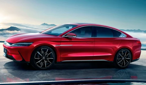 BYD se torna marca de veículos elétricos mais vendida globalmente no primeiro semestre de 2022