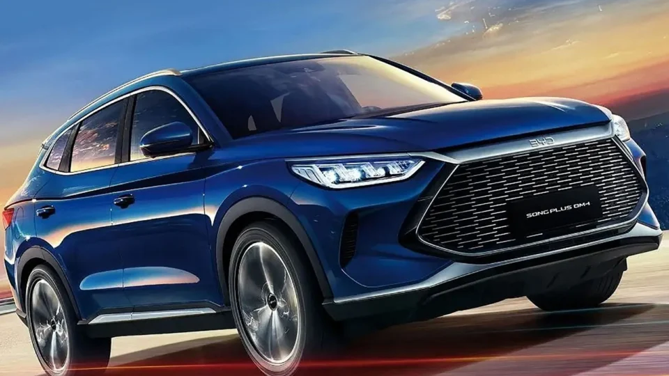 BYD supera marca de 1,8 milhão de unidades vendidas globalmente em 2022 e cresce mais de 150%