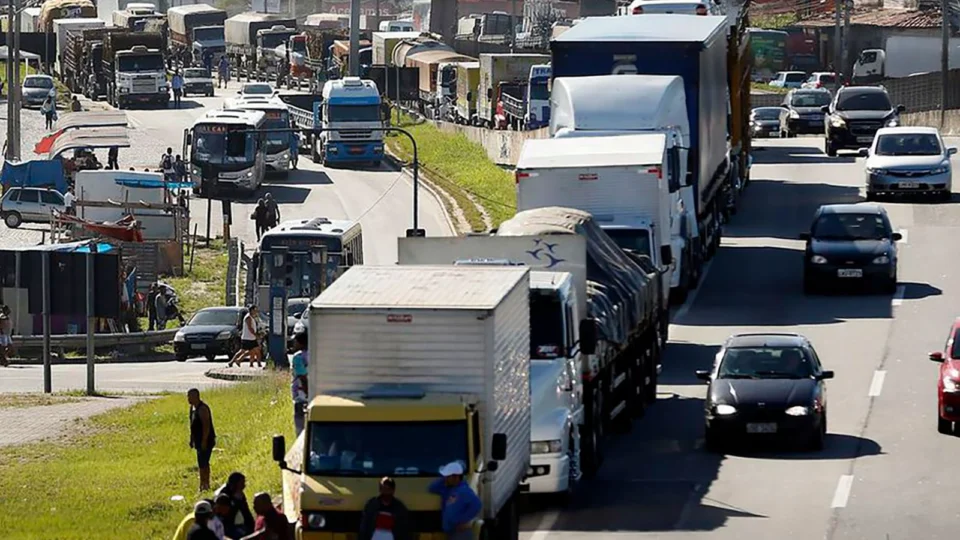 Benefício para caminhoneiros começa a ser pago em 9 de agosto