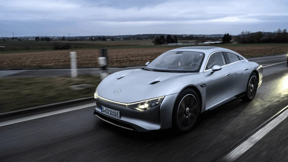 Mercedes-Benz VISION QGXX consegue fazer 1.000 Km por carga