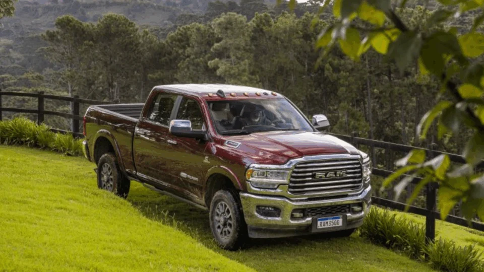 Stellantis expõe mais de 30 veículos na Agrishow 2022 e oferece test-drive