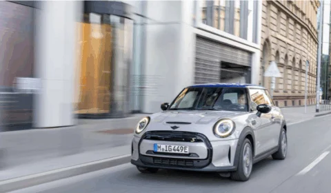 MINI Cooper S E lidera lista de emplacamentos entre carros elétricos compactos em 2021