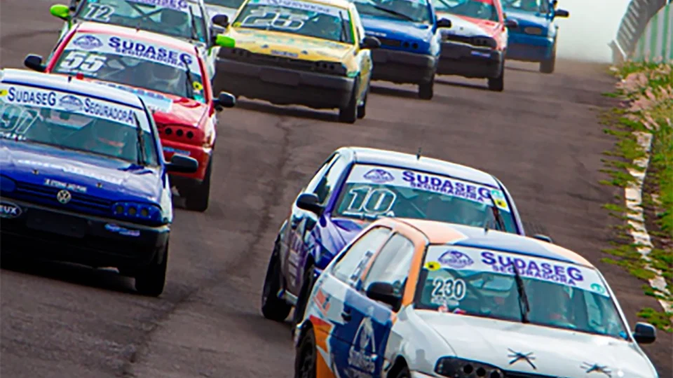 Cascavel recebe Brasileiro de Turismo 1.4 e Paranaense de Velocidade