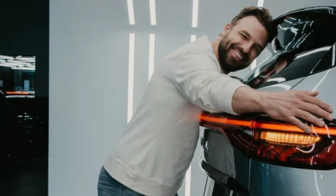 GWM escolhe Cássio Reis para protagonizar websérie de viagens com Haval H6 