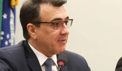 Chanceler brasileiro negocia compra de diesel com Rússia