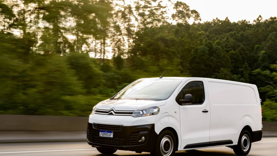 Citroën lança o Ë-JUMPY, utilitário focado na inteligência eletrificada
