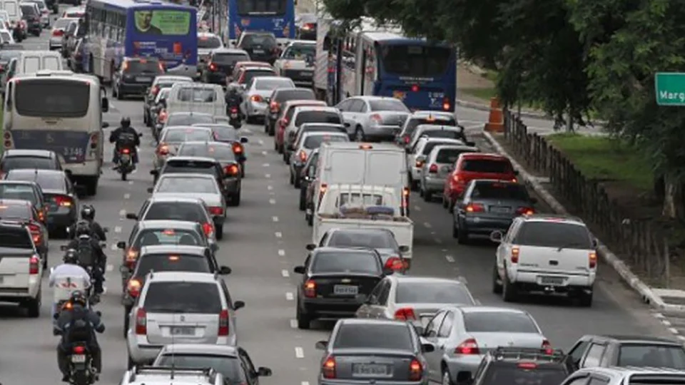 Câmara quer aumentar limite de peso máximo da categoria B da CNH