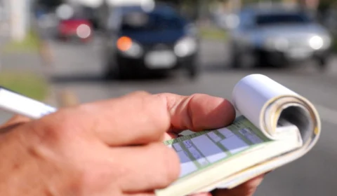 Compra de veículos: como evitar adquirir um carro com multas?