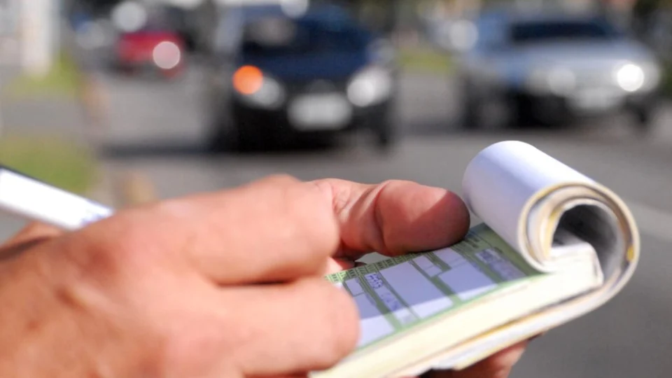 Compra de veículos: como evitar adquirir um carro com multas?