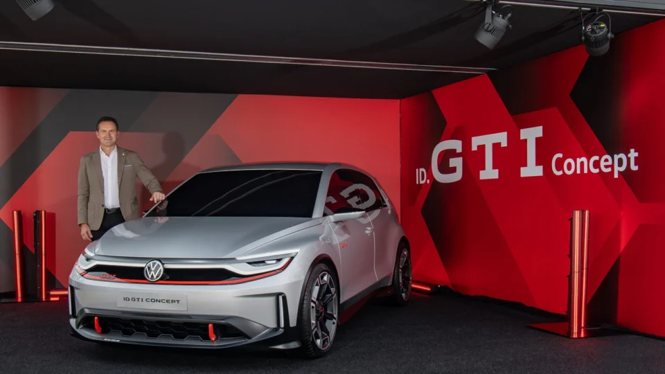 VW apresenta conceito elétrico do icônico Golf GTI