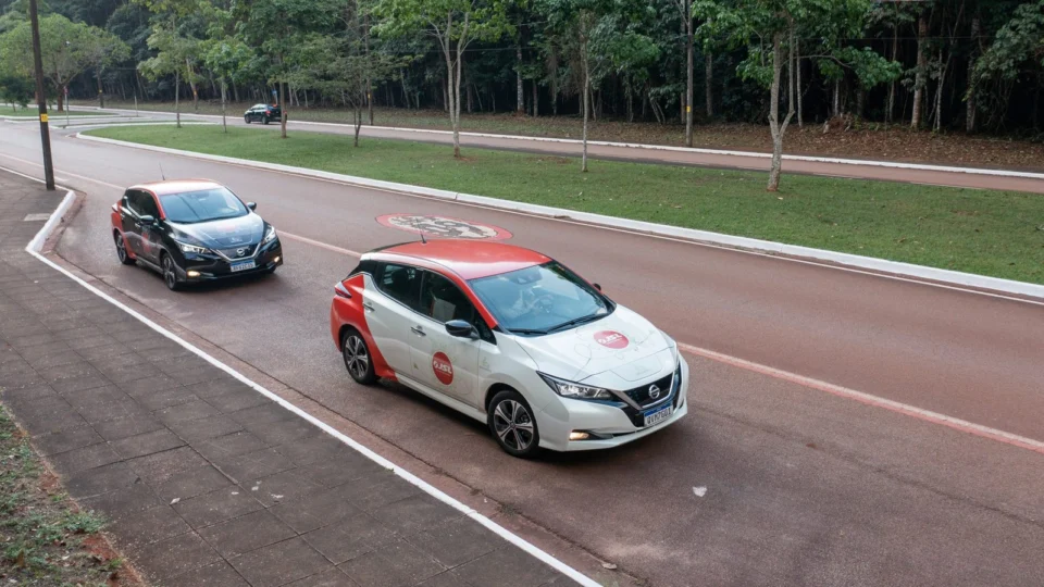 Nissan LEAF roda pelas estradas da Floresta Nacional de Carajás