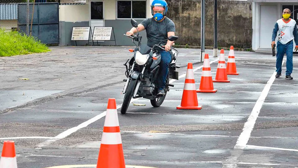 Detran-AM realiza exames de legislação e de direção em 16 municípios do interior