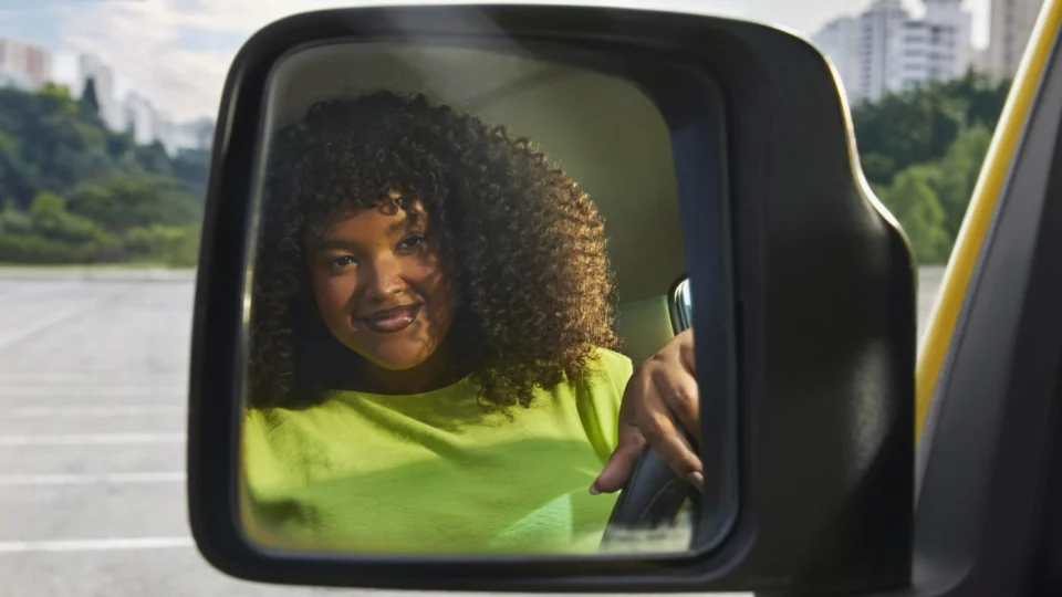 Dia do motorista: 98% dos brasileiros afirma dirigir bem, mas pesquisa mostra que a maioria comete infrações com regularidade