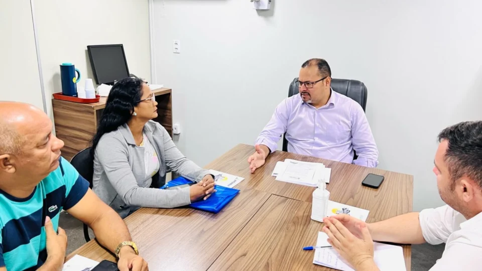 Demandas de associações de taxistas do transporte intermunicipal são escolhidas durante reunião