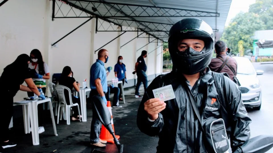 Detran-AM decide encerrar entrega de CNH por drive-thru por baixa procura