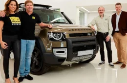 Land Rover entrega o primeiro Defender da edição limitada Onçafari