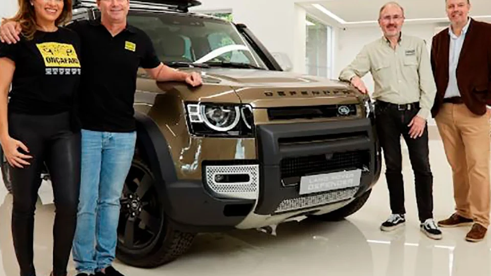 Land Rover entrega o primeiro Defender da edição limitada Onçafari