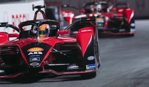 Equipe Nissan e.dams mostra ritmo nas desafiantes rodadas de abertura da Fórmula E em Diriyah