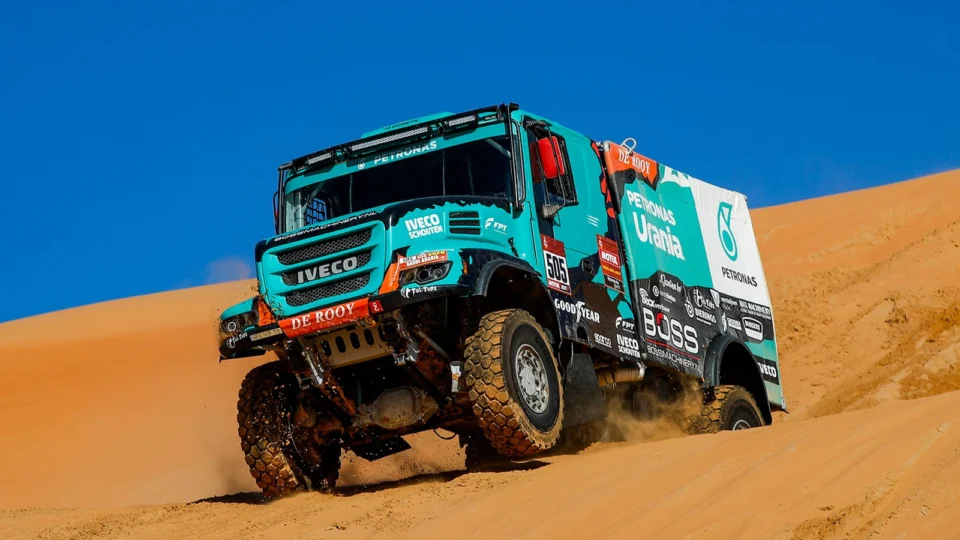 Equipe Petronas De Rooy IVECO preparada para o Dakar 2022