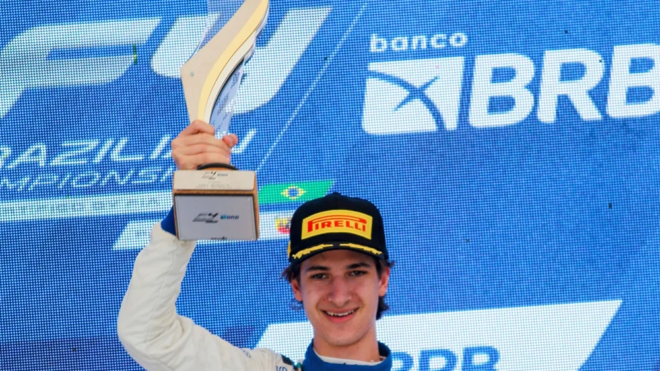 F-4 Brasil: Pipe Barrichello Bartz vence corrida 1 em Interlagos