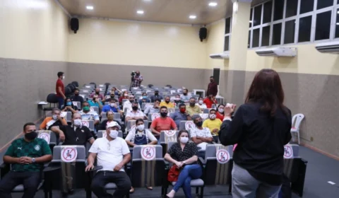 Curso capacita mais de 250 motoristas de micro-ônibus do transporte público de Manaus