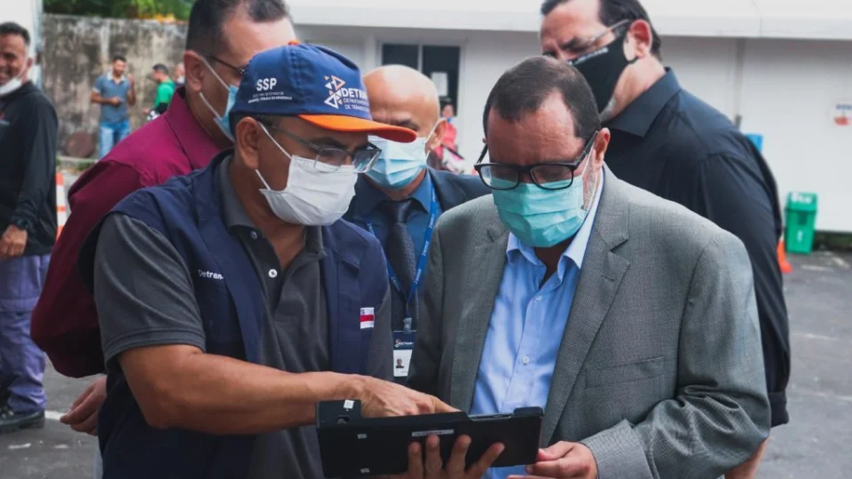 Inovação no processo de emissão de CNH no Amazonas serve de modelo para Detran da Bahia