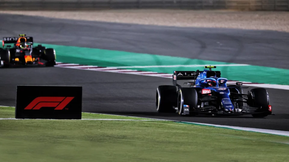 Fernando Alonso volta ao pódio no GP do Catar
