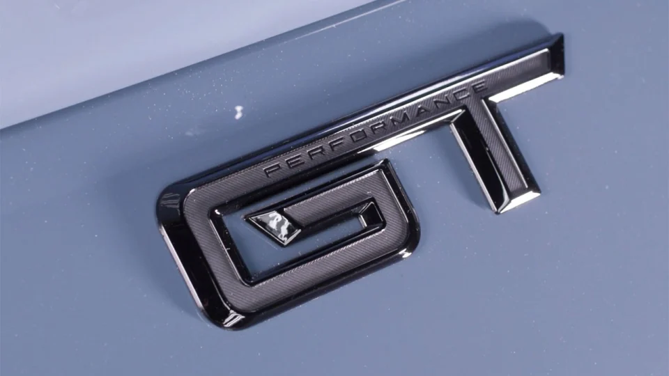 Ford revela o emblema GT em novo teaser do Mustang