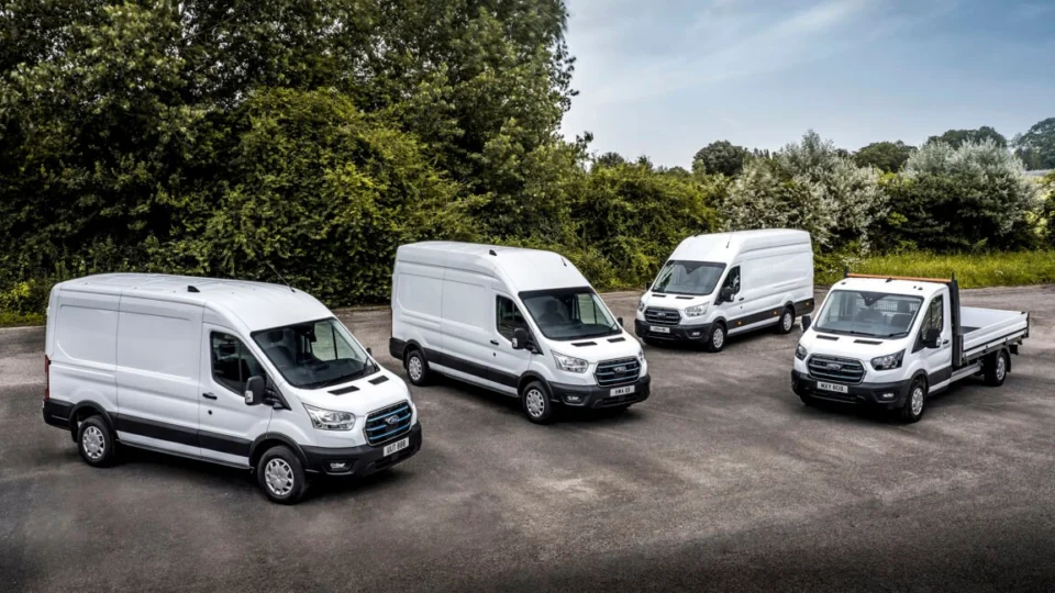 Ford E-Transit lidera o segmento de veículos comerciais elétricos