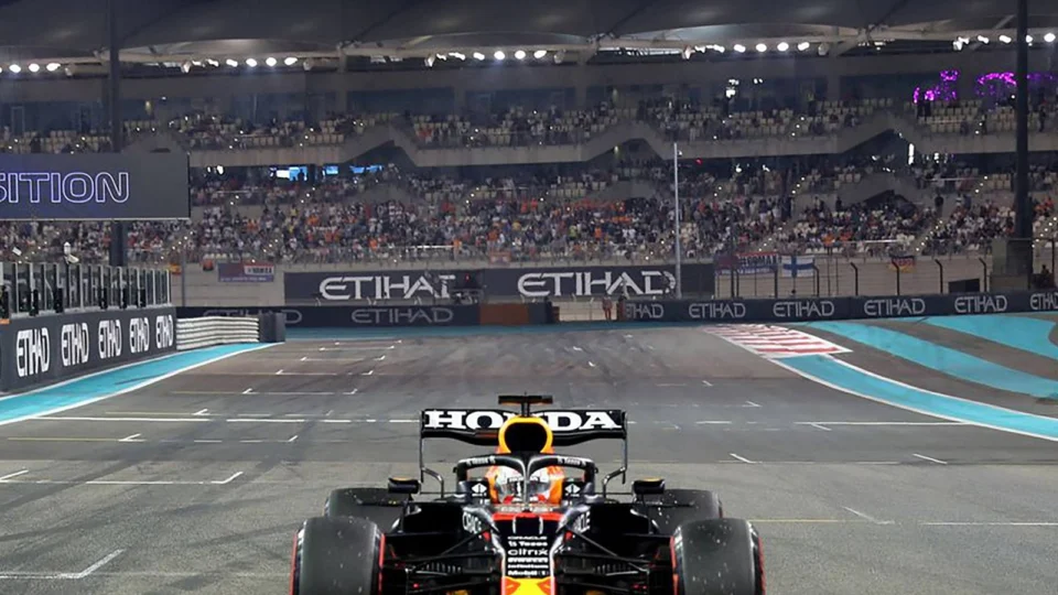 Fórmula 1 planeja “mudança de foco para energia elétrica”