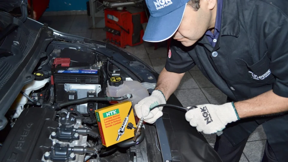 Niterra explica as diferenças entre as sondas lambda pré e pós-catalisador 