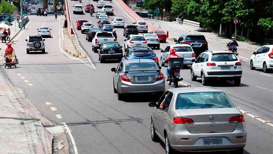 Frota de veículos no Amazonas cresceu 4% em 2021, aponta Detran-AM