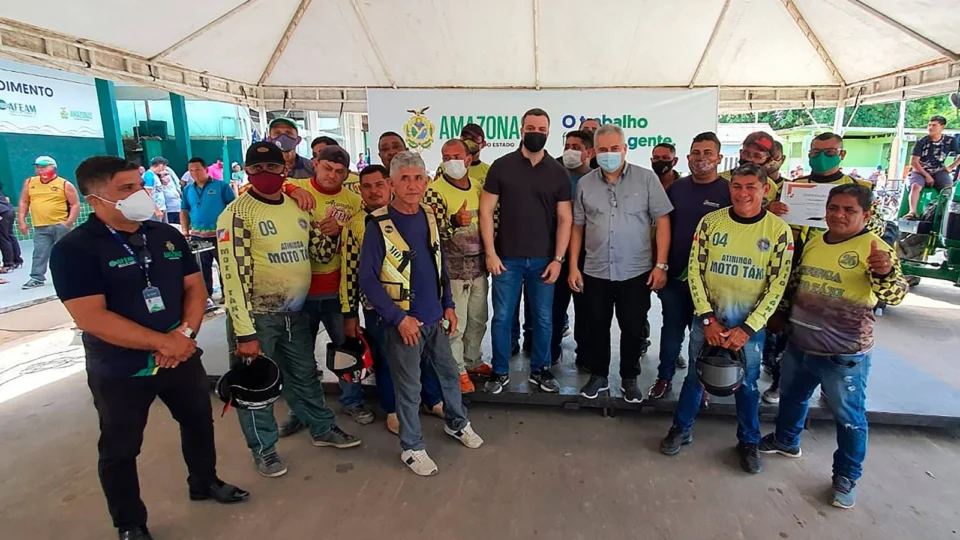 Governo do Estado vai abrir linha de crédito para mototaxistas capacitados pelo Detran-AM