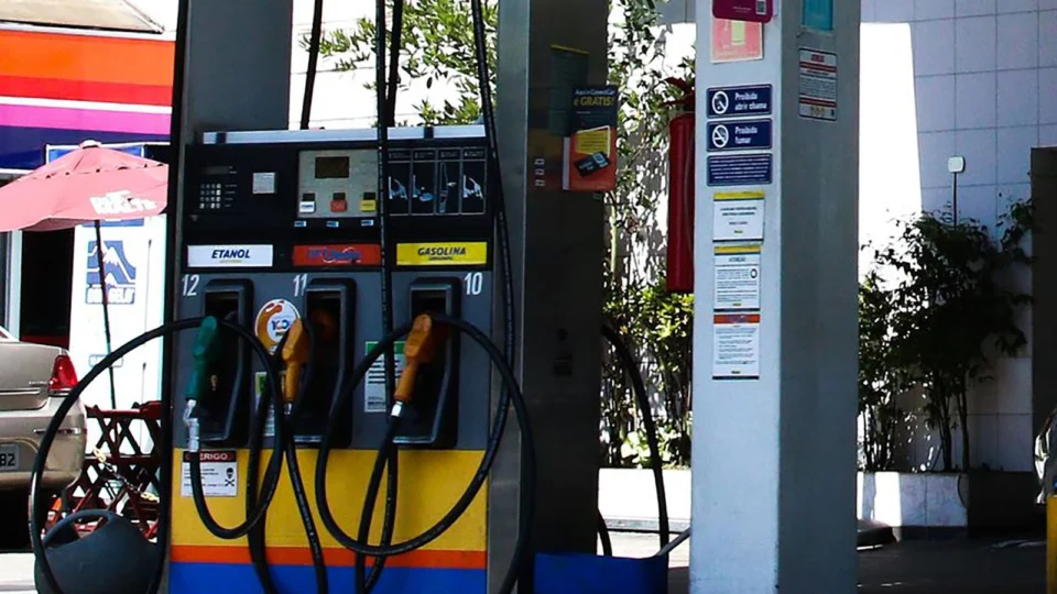 Governo federal garante abastecimento de combustíveis no país