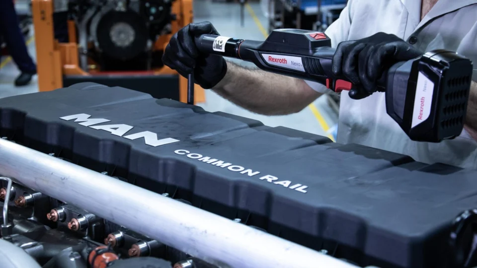 VW Caminhões e Ônibus com motores MAN: há dez anos, uma fórmula de sucesso