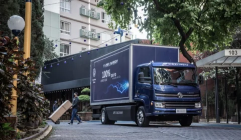 Chega no mercado brasileiro o primeiro caminhão 100% elétrico da Volkswagen
