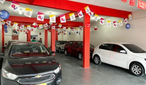 Lojas de carros apostam no Fundeb histórico pago pelo governo para esquentar as vendas