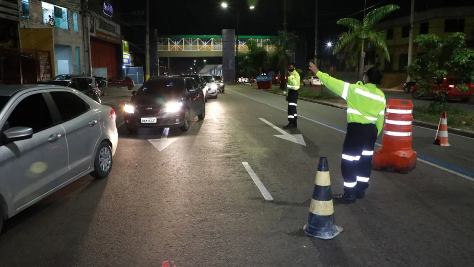 fiscalização de veículos pesados em vias regulamentadas de Manaus são intensificadas