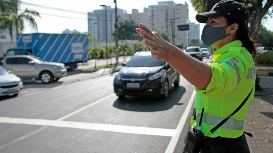 Immu interdita trecho de avenida em Manaus