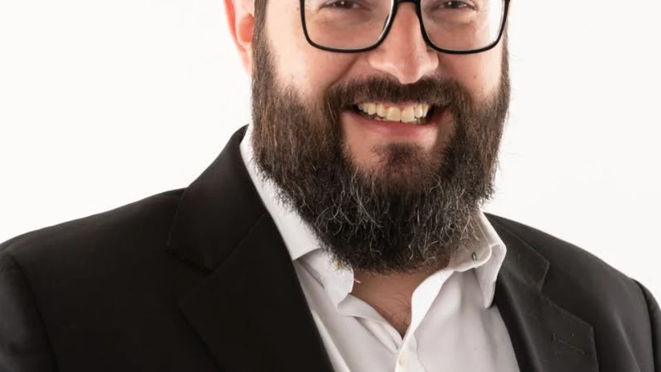 Akad entra no bilionário mercado de seguros automotivos com produto inédito no Brasil 